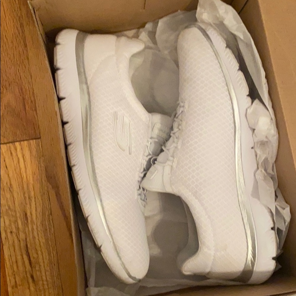 Sketchers white memory foam sneakers
